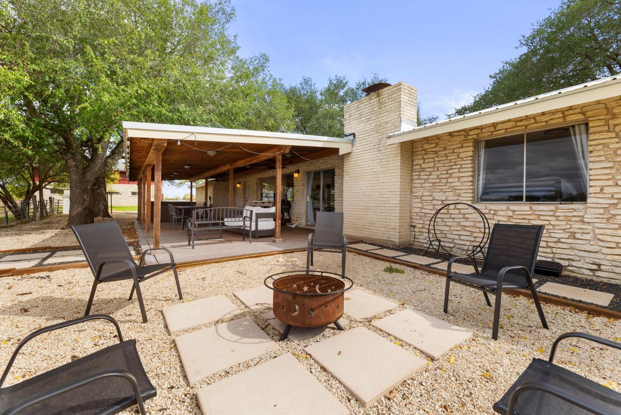 Villa Farm Retreat With Jacuzzi, Fire Pit, Mini Goats, Mini Ponies And Mini Cows San Marcos Zimmer foto