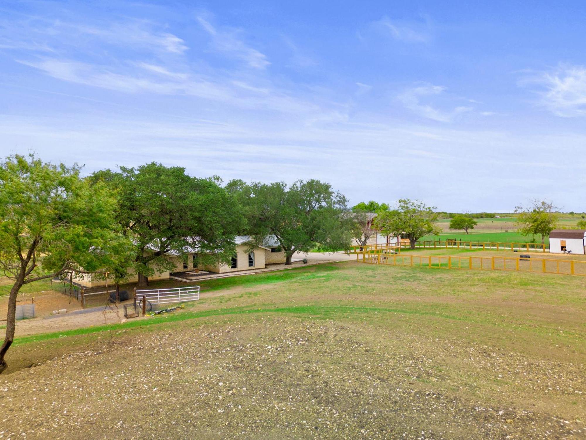 Villa Farm Retreat With Jacuzzi, Fire Pit, Mini Goats, Mini Ponies And Mini Cows San Marcos Zimmer foto